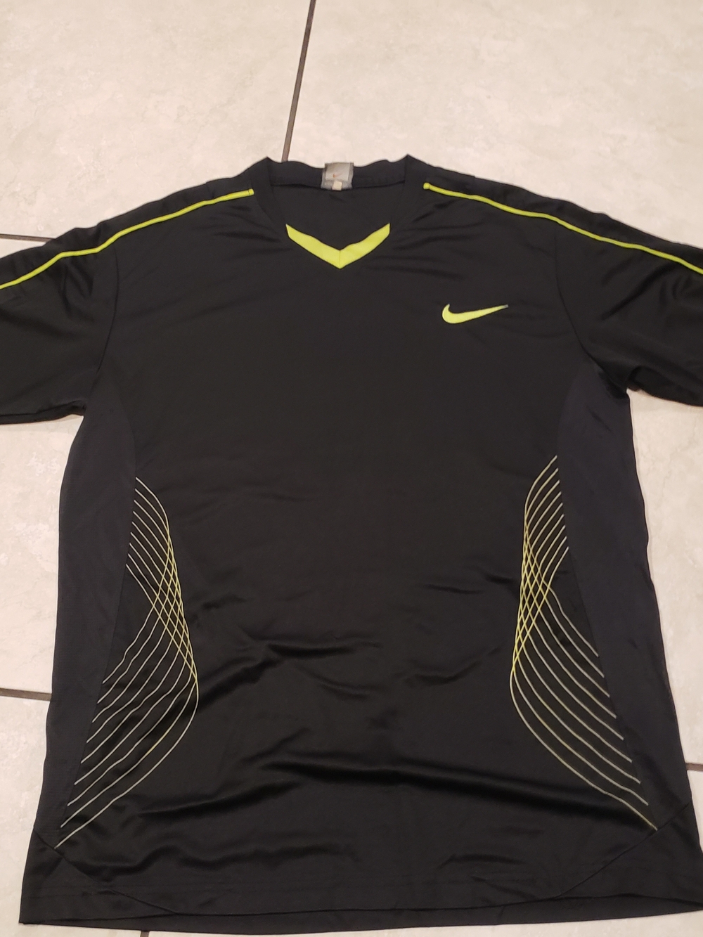 Nike Men’s Black & Neon Yellow Athletic Short-Sleeve Jersey